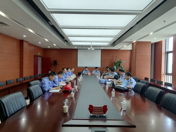 7月18日，陜西省生態(tài)環(huán)境廳一行在三樓行政會議室查閱環(huán)保資料.jpg