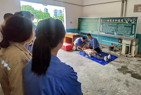 6月21日，采供部開展應(yīng)急技能培訓.jpg