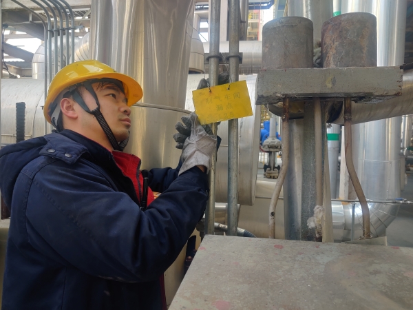 3月8日，車間開展跑冒滴漏集中整治現(xiàn)場排查掛漏點牌照片.jpg